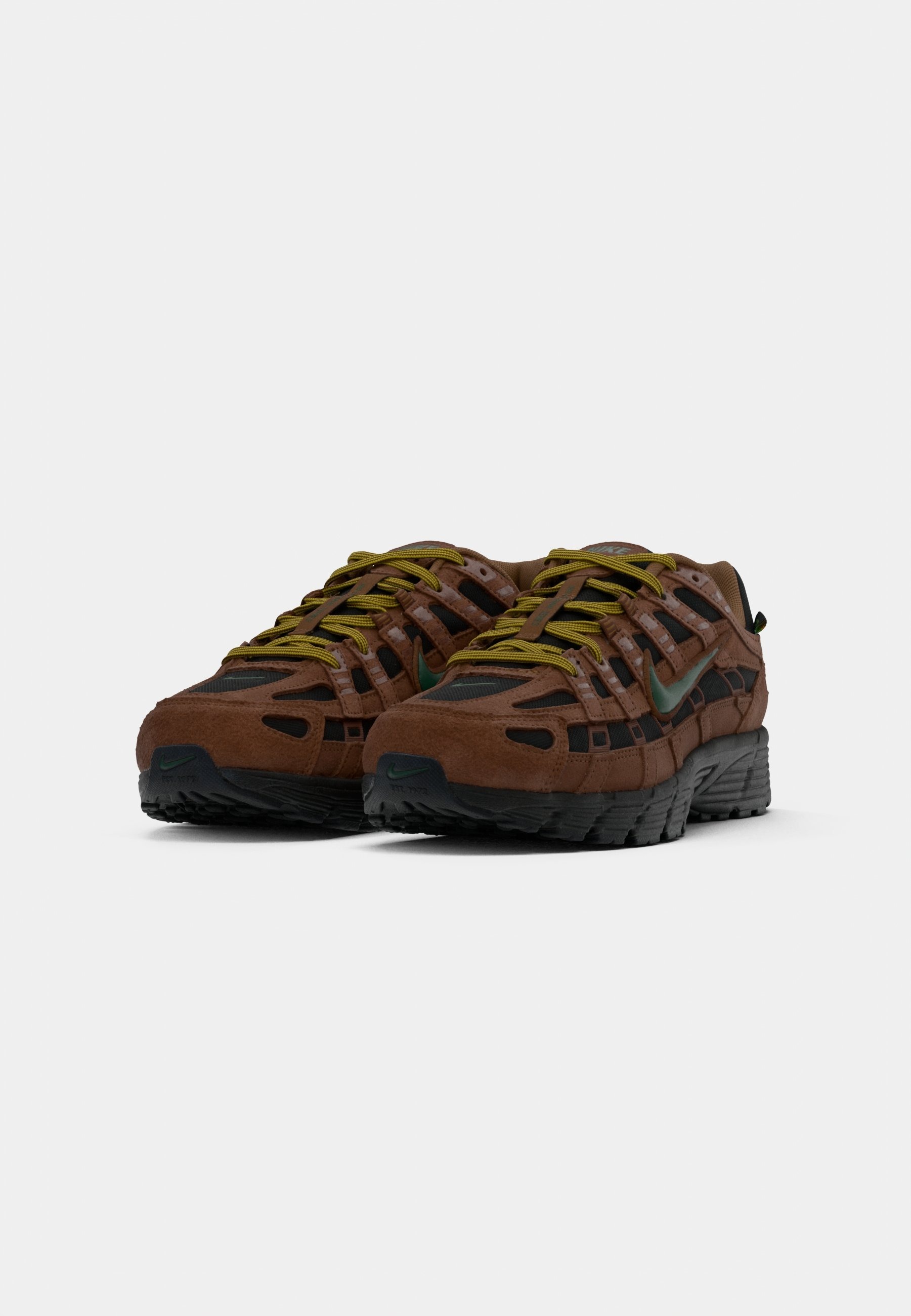 NIKE P6000