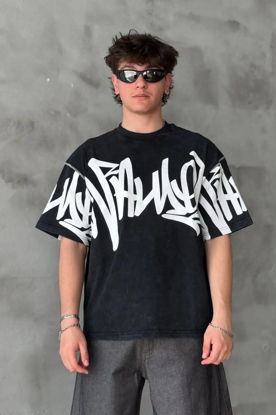 T-SHIRT GRAPHIC DESIGN
